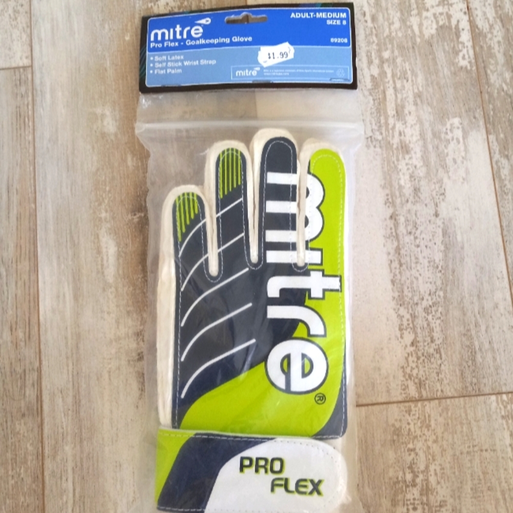 Mitre Pro Flex GoalKeeping Glove Adult Medium Sz 8 Soft latex Wrist Strap Green.